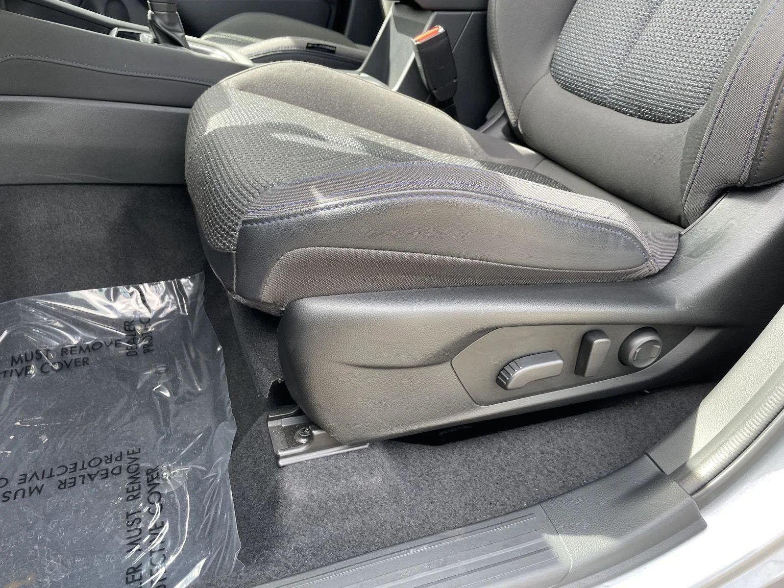 Certified Used 2025 Ice Silver Metallic Subaru Premium image 4