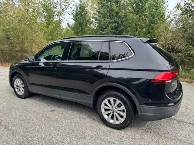 Used 2019 Deep Black Volkswagen 2.0T SE image 7