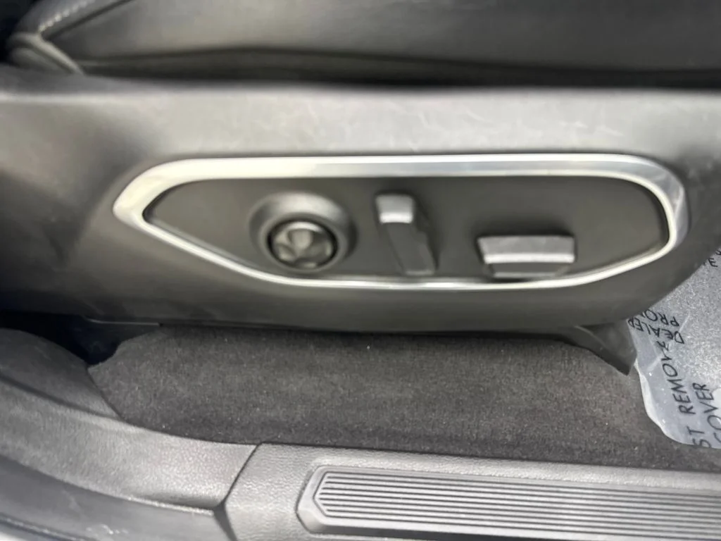 Used 2024 White Jeep Series II image 51