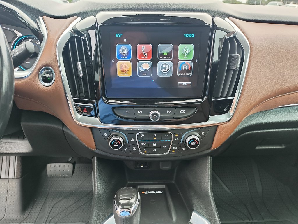 Used 2019 White Chevrolet High Country image 21