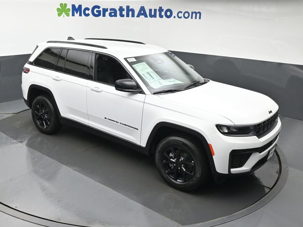 New 2026 Bright White Clear-Coat Exterior Paint Jeep Altitude image 3