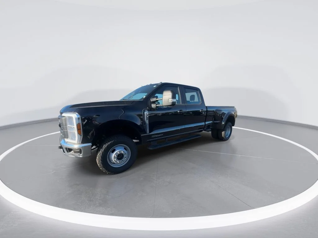 Used 2024 Black Ford XL image 4