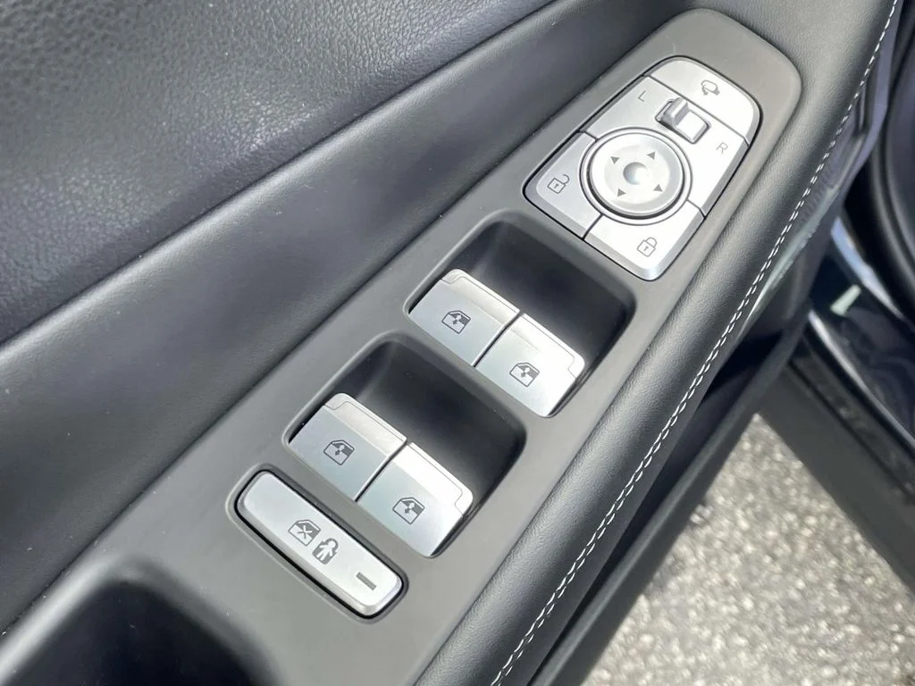 Used 2023 Black Hyundai Calligraphy image 17
