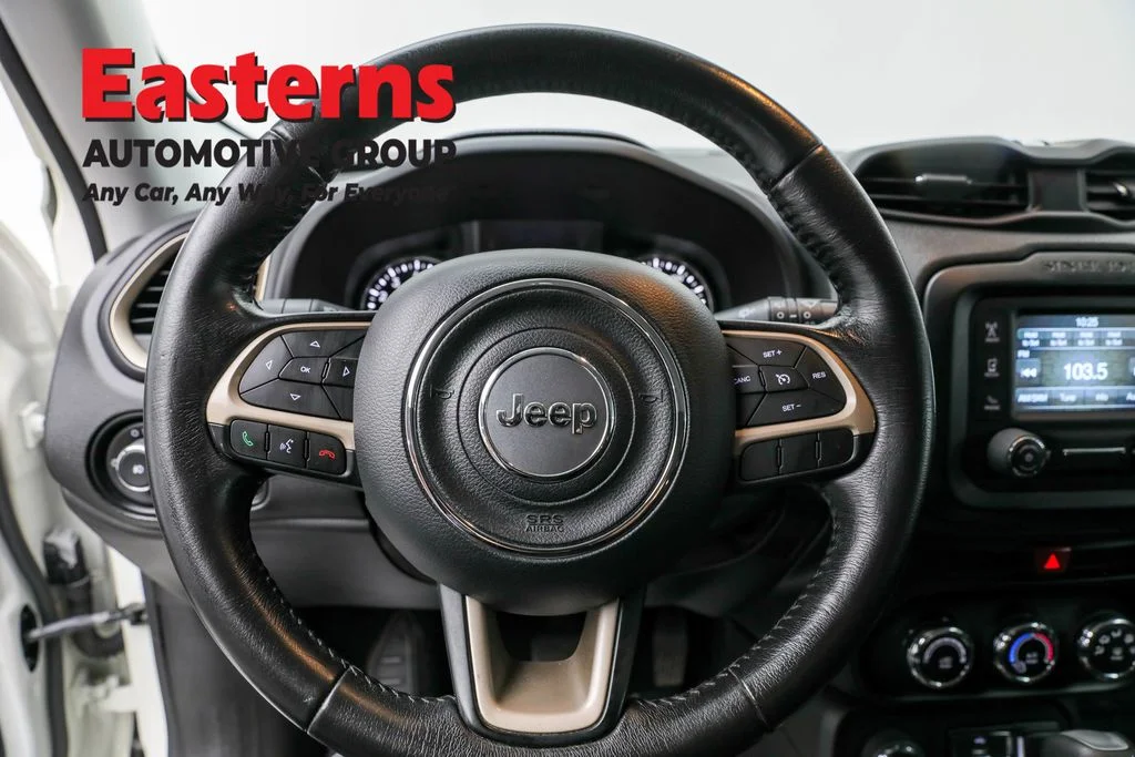 Used 2017 White Jeep Latitude image 10