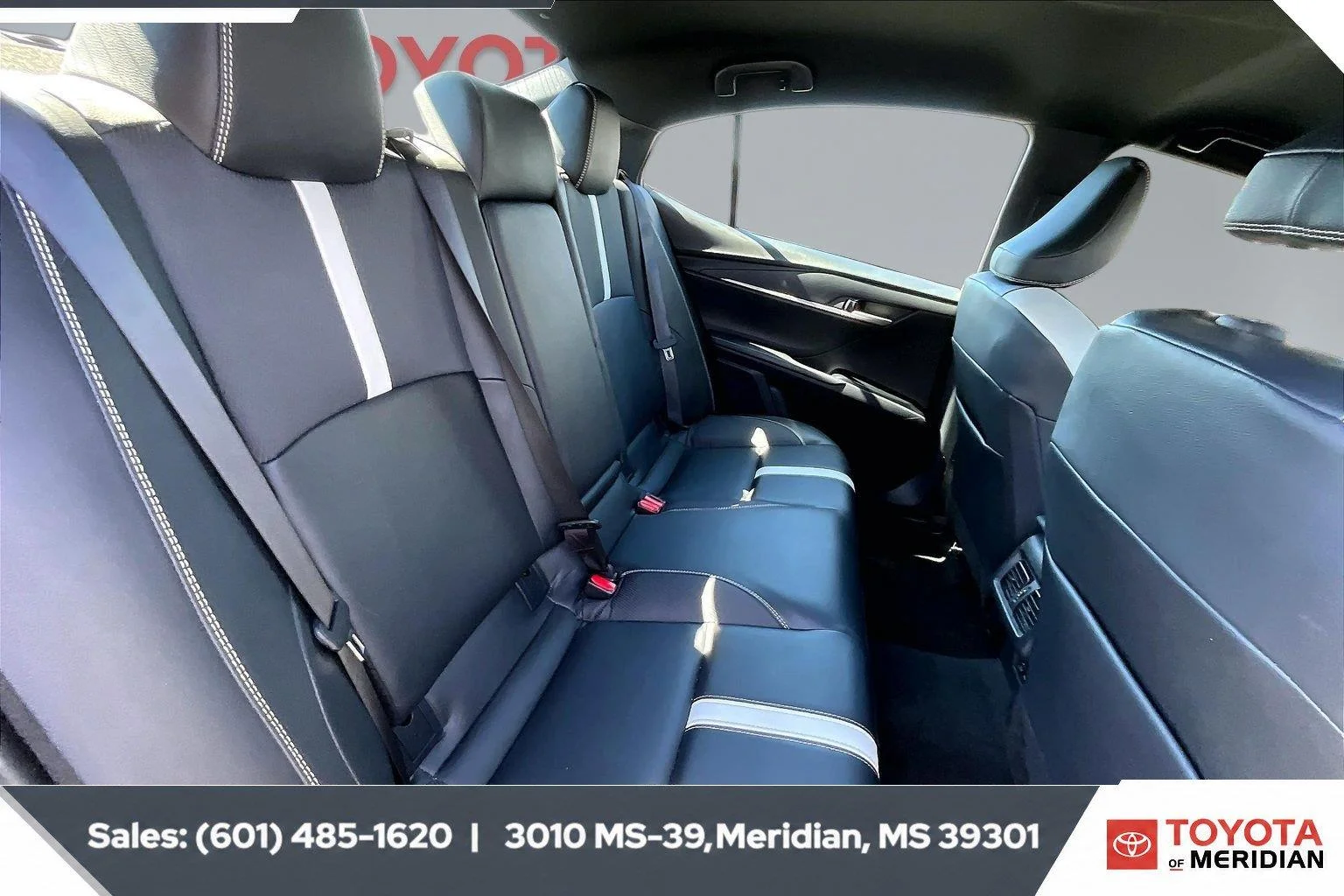 Used 2025 Ice Cap Toyota SE (Natl) image 20