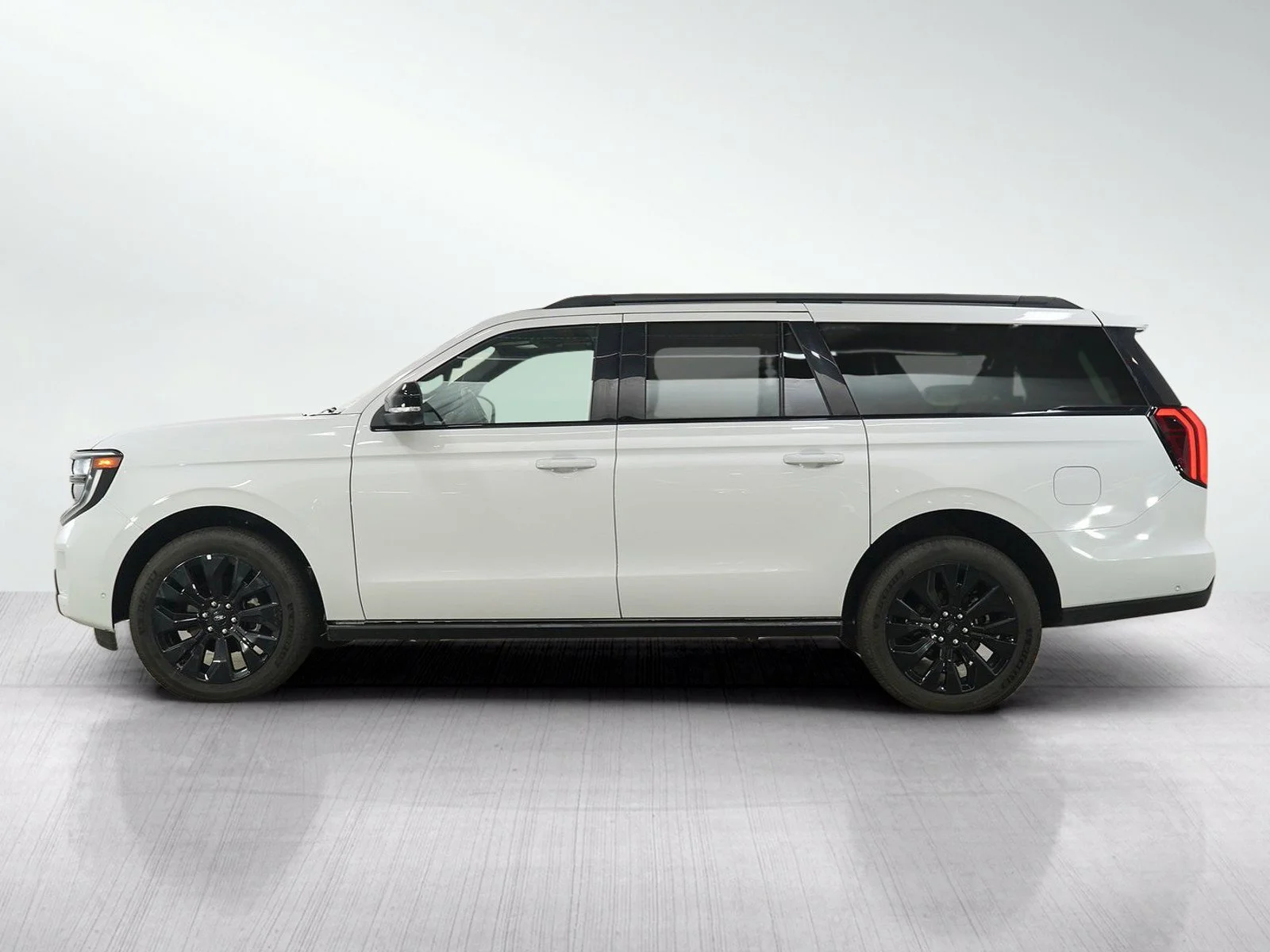 Used 2025 Ford Expedition Platinum with VIN 1FMJK1M87SEA11230 for sale in Wayzata, Minnesota