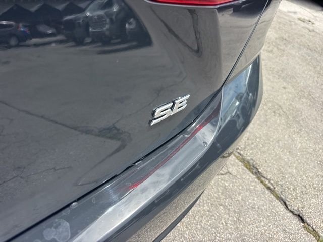Used 2025  Toyota SE image 11