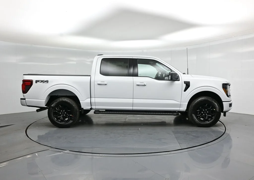 New 2026 Oxford White Ford XLT image 24