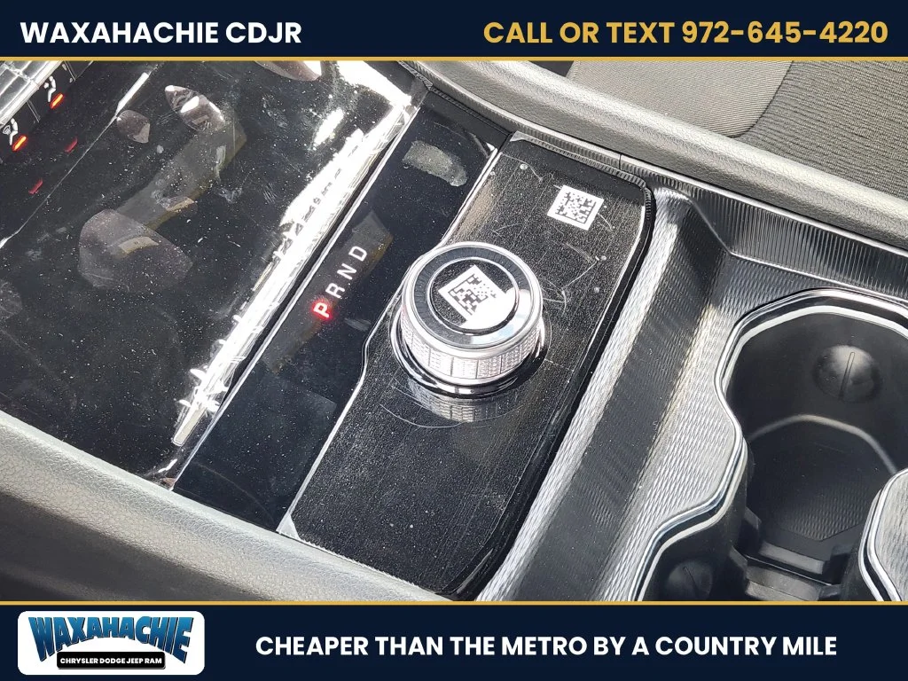New 2027 Bright White Clear-Coat Paint Jeep Laredo image 17