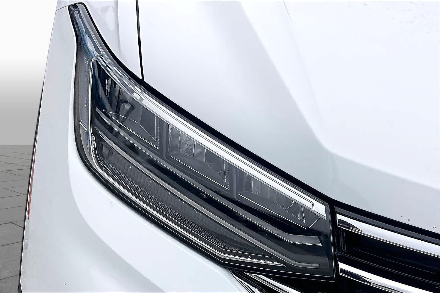 Used 2024 Pure White Volkswagen Wolfsburg Edition image 26