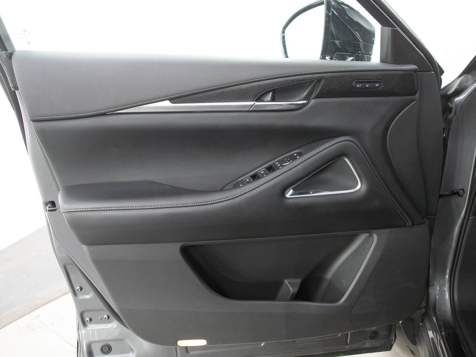 Used 2023 Graphite Shadow INFINITI Sensory image 24