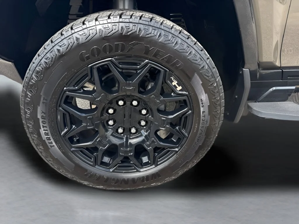 Used 2024 Blue GMC 2X image 37