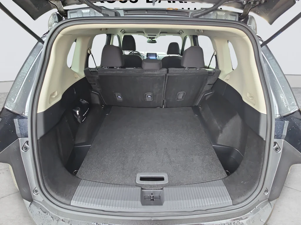 Used 2023 Gray Nissan S image 19