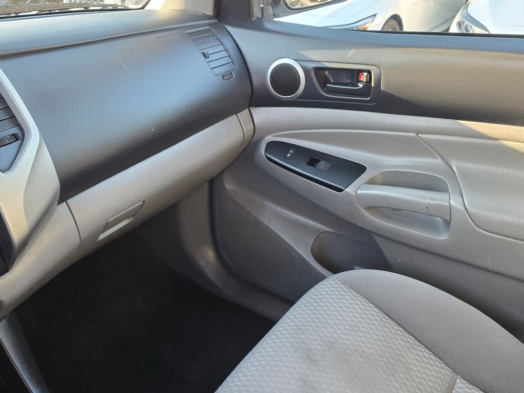 2015 Toyota Tacoma PreRunner - Photo 34