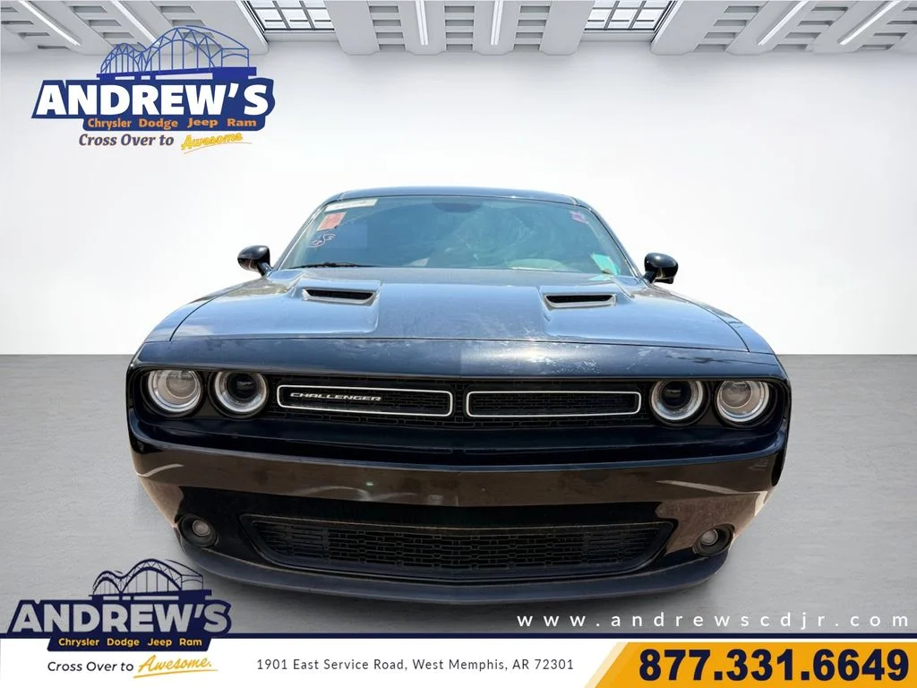 2019 Dodge Challenger SXT Auto's photo