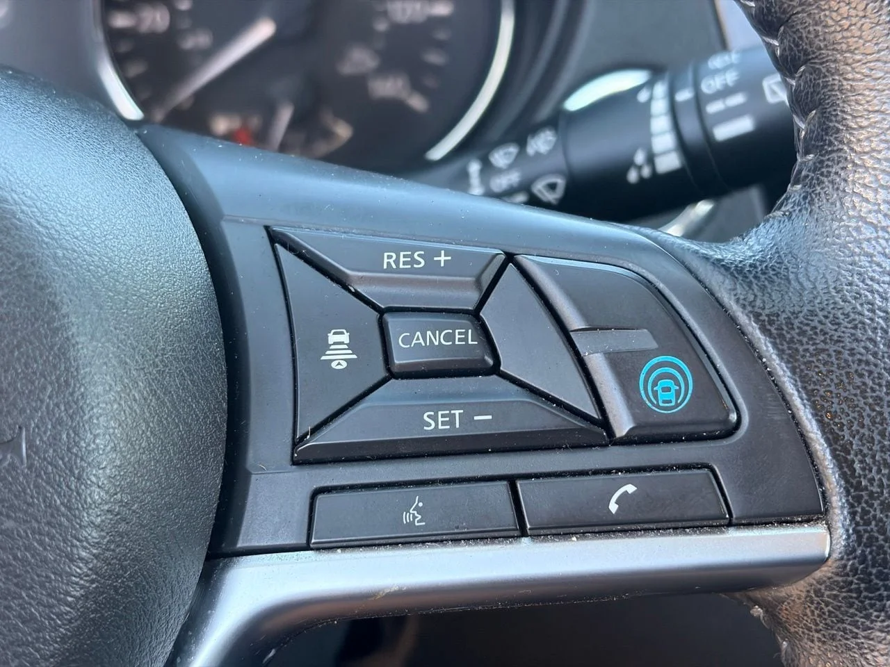 Used 2022 Gun Metallic Nissan SL image 24