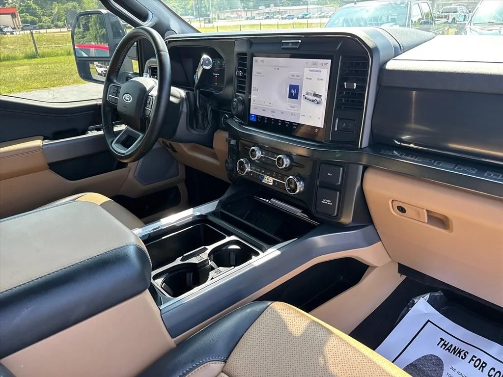 Used 2025 White Ford Lariat image 11