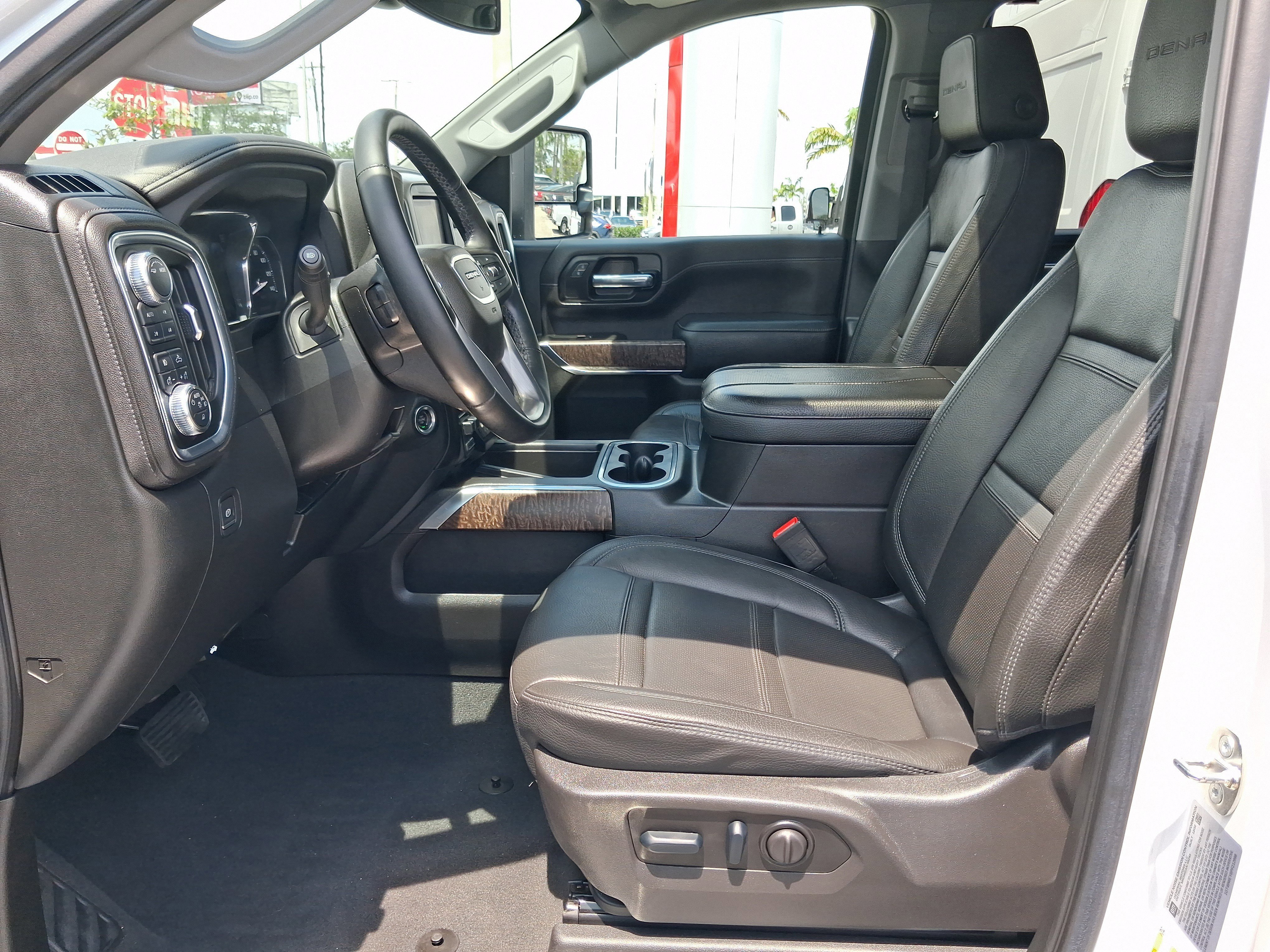 Used 2023 White GMC Denali image 14