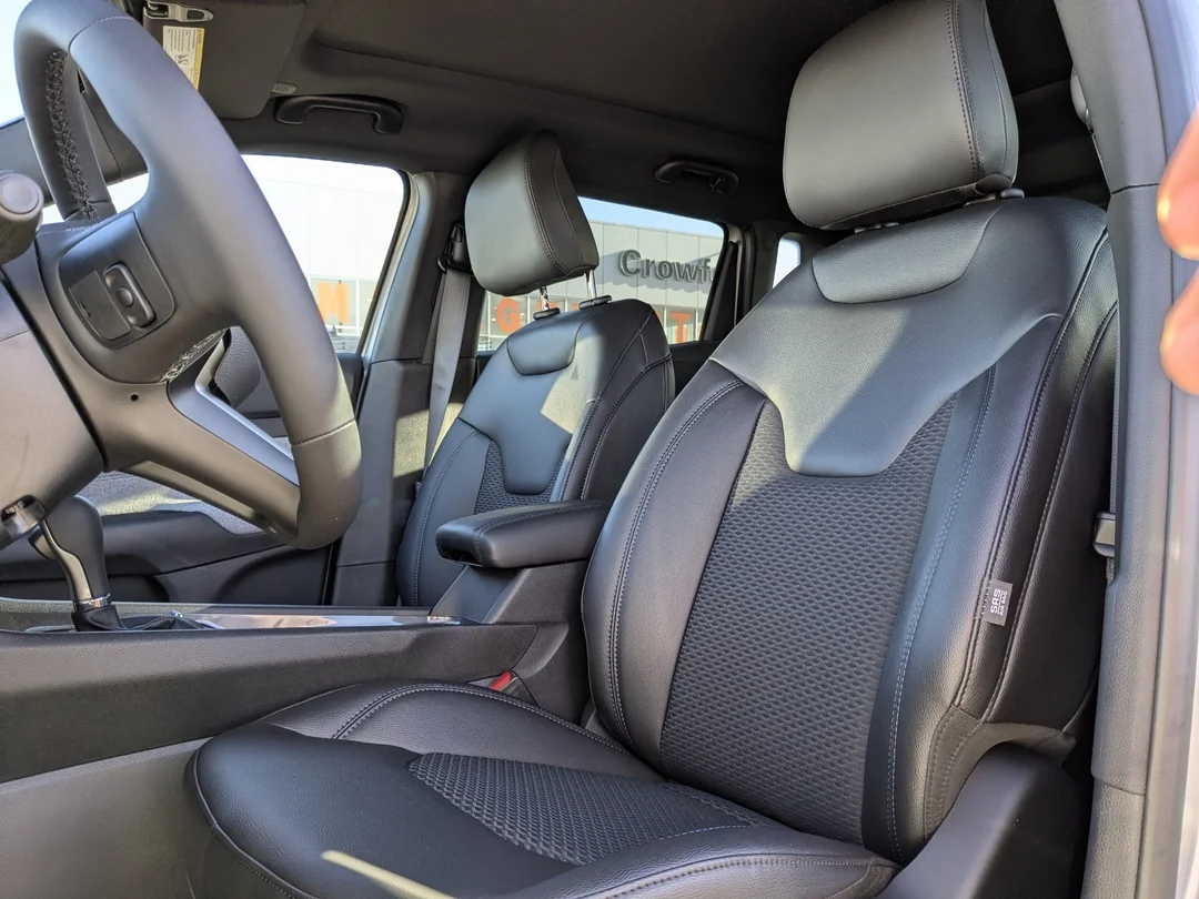 New 2026 Silver Jeep North - - 4x4 - Panoramic Sunroof - Alpine Audio - Adaptive Cruise - Power Liftgate & More! image 14