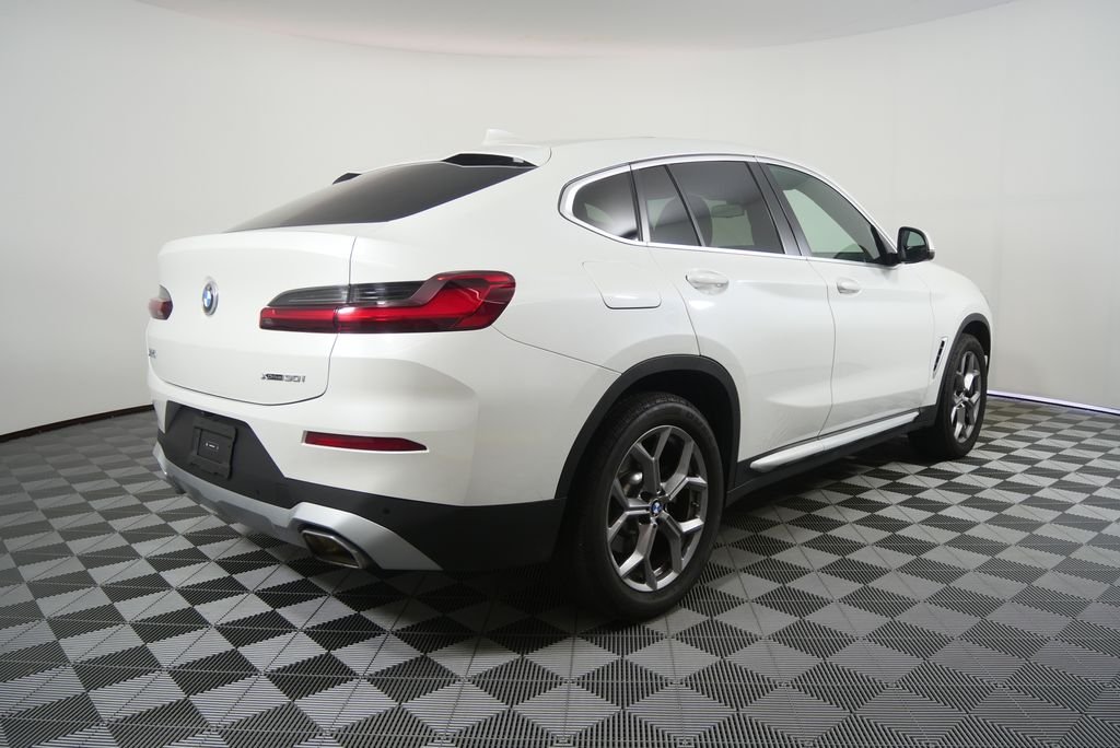 Used 2025 Mineral White Metallic BMW xDrive30i image 3