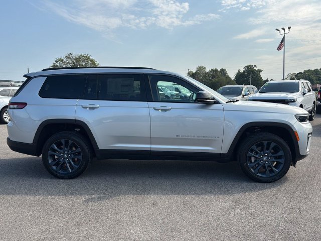 New 2026 Silver Zynith Exterior Paint Jeep  image 10
