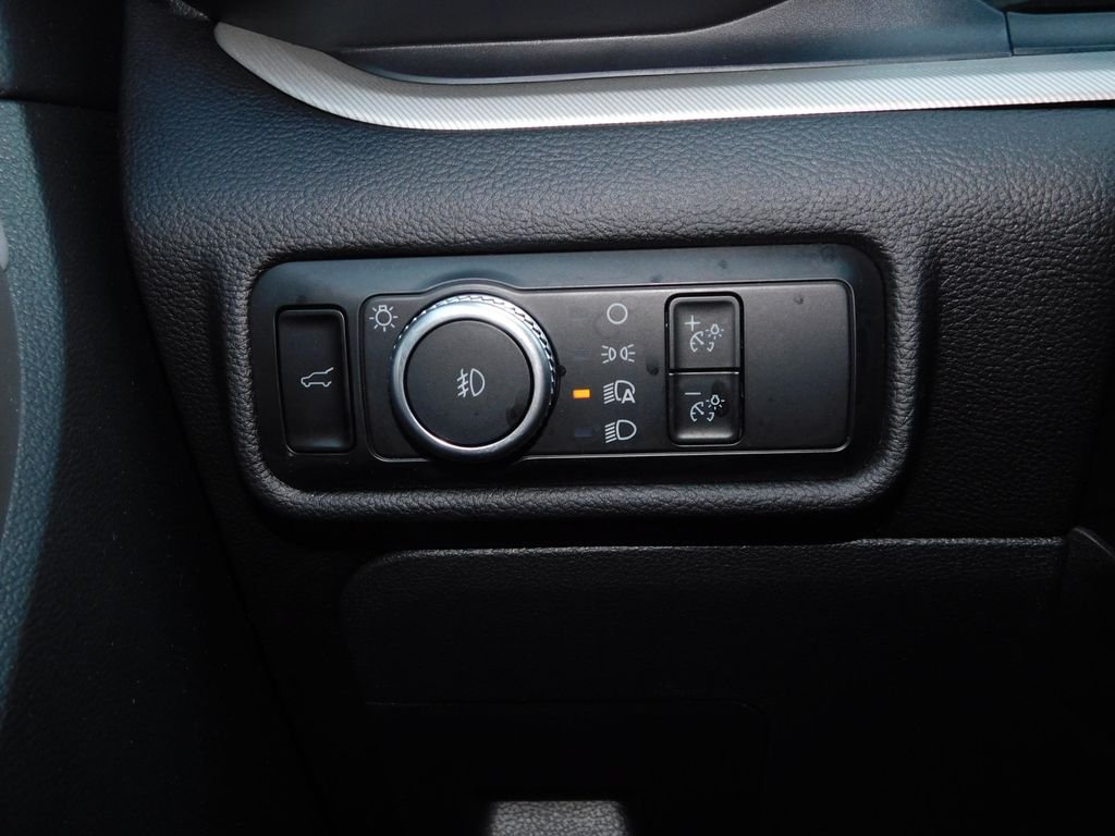Used 2023 Black Ford XLT image 39