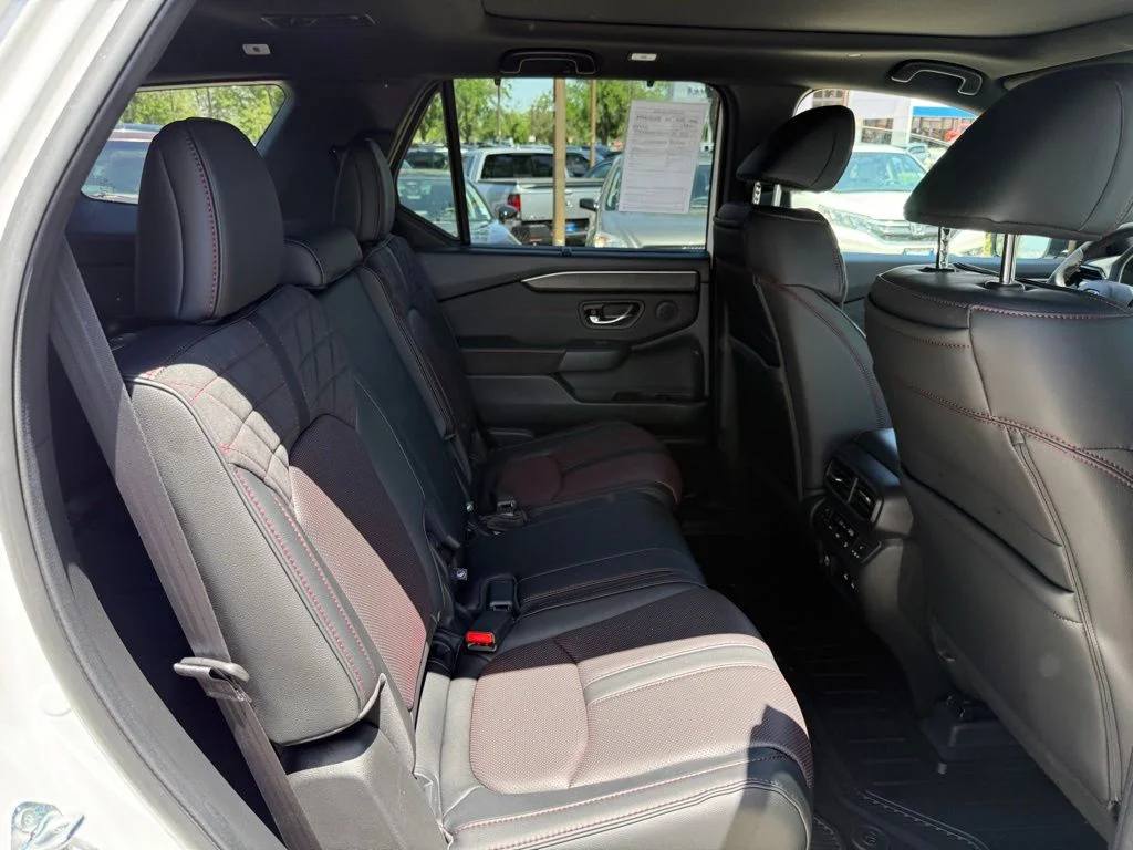 Certified Used 2026 Solar Silver Metallic Honda Black Edition image 22