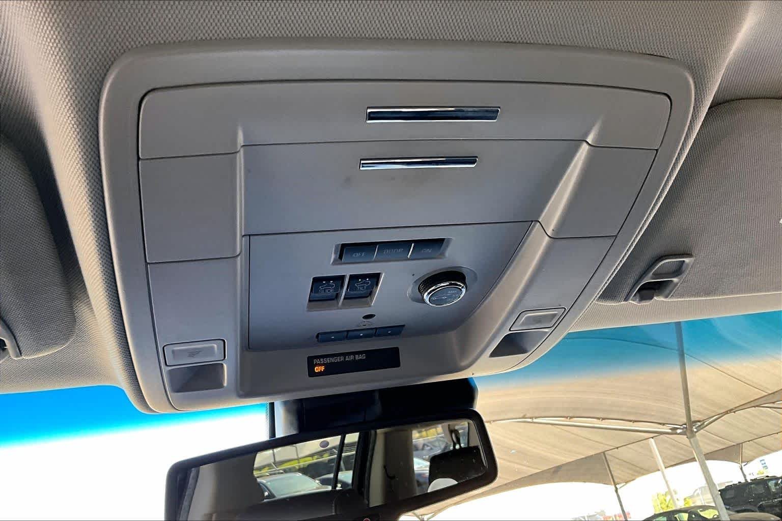 Used 2018 Quicksilver Metallic GMC SLT image 30