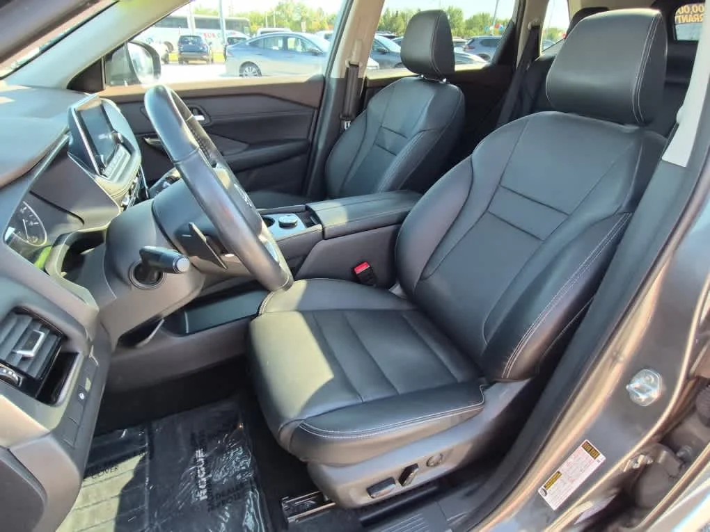 Certified Used 2023 Gun Metallic Nissan SL image 10