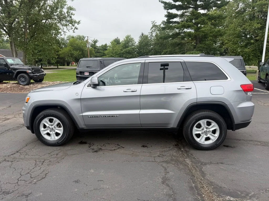 Used 2017 Silver Jeep Laredo image 7