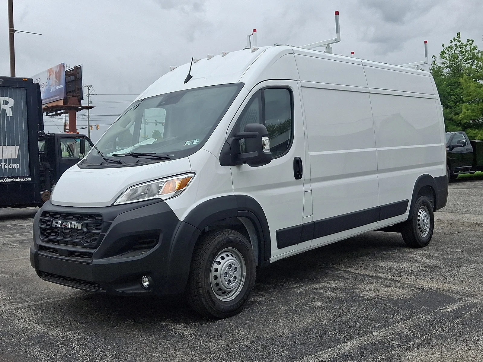 New 2026 Bright White Clear-Coat Exterior Paint RAM High Roof image 4