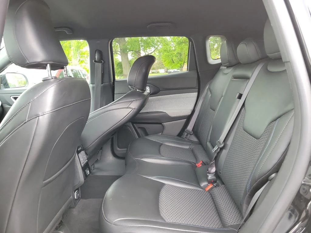 Used 2024 Black Jeep Latitude image 14