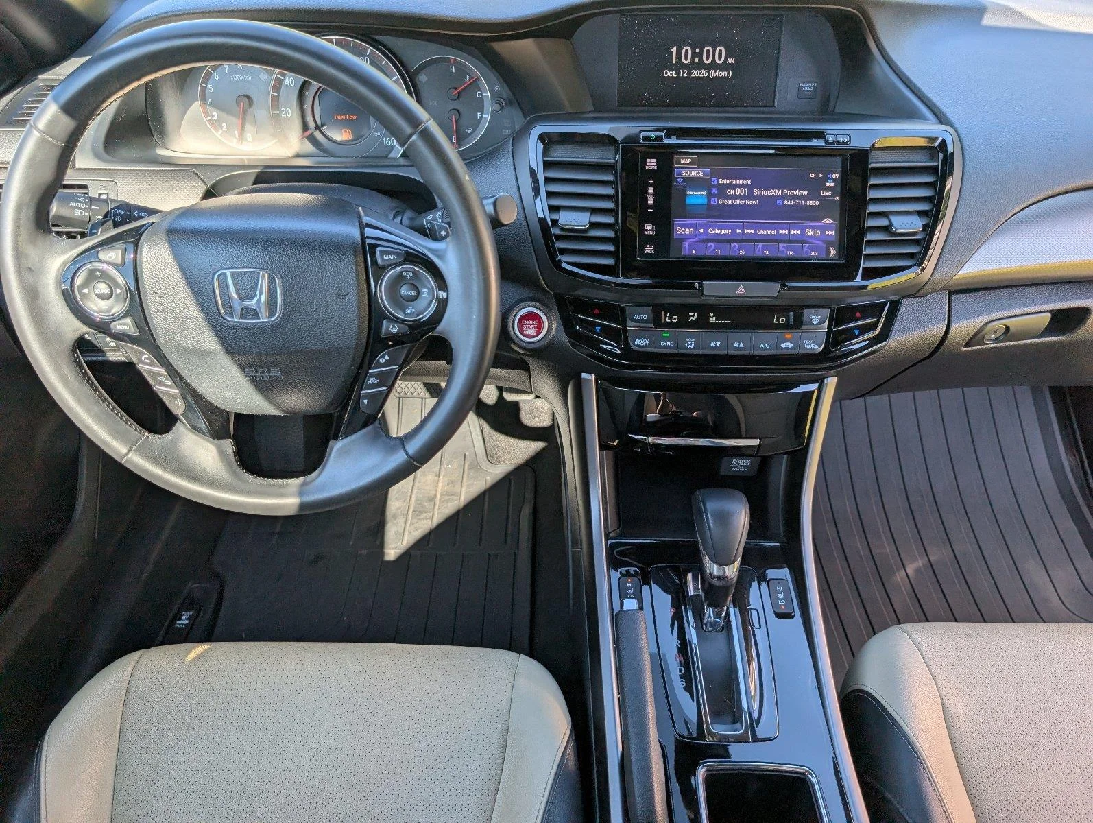 Used 2017  Honda Touring image 33