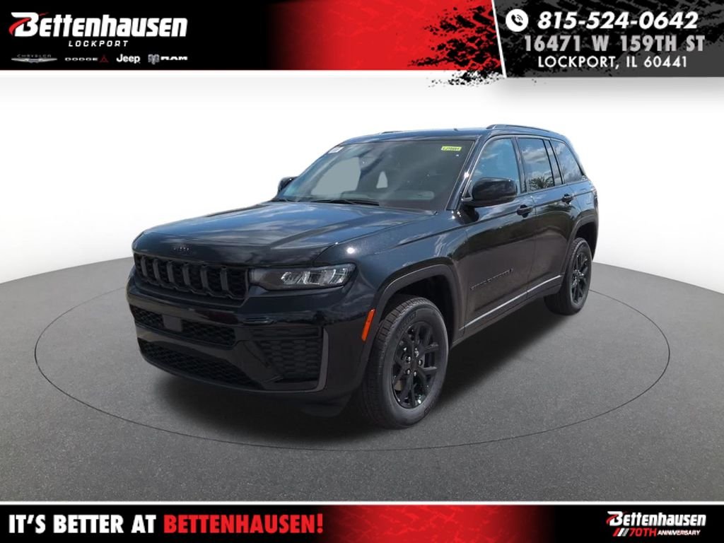 New 2026 Diamond Black Crystal Pearl-Coat Exterior Paint Jeep Altitude image 1