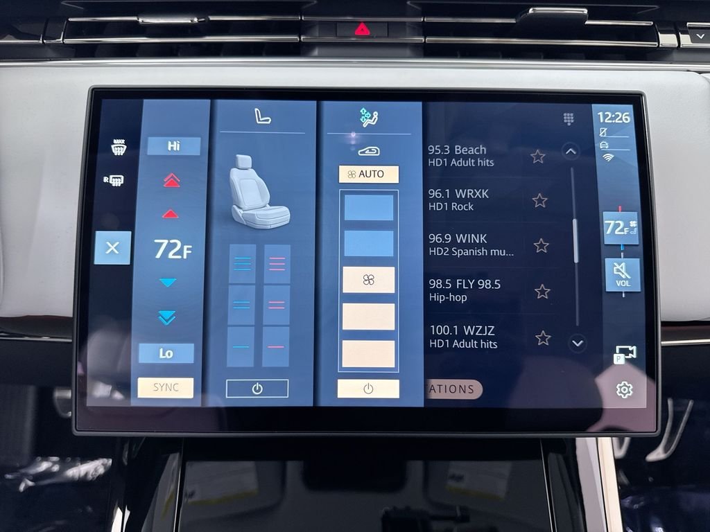 New 2026 Fuji White Land Rover Dynamic SE image 17