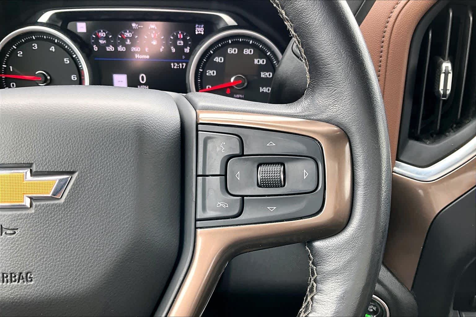 Used 2022 Iridescent Pearl Tricoat Chevrolet High Country image 24