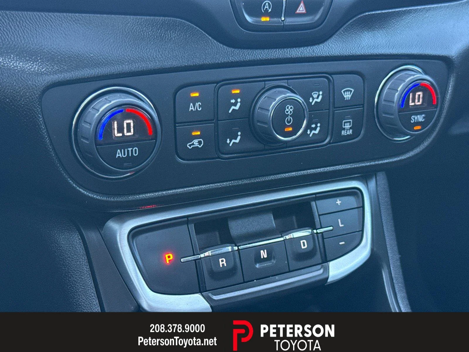Used 2022 Black GMC SLT image 19