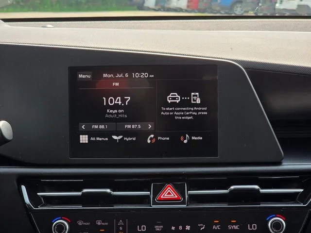 New 2026 Snow White Pearl Kia LX image 20
