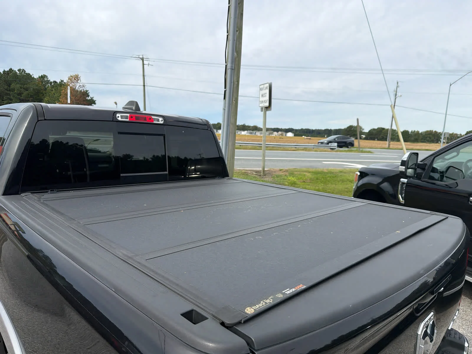 Used 2020 Diamond Black Crystal Pearlcoat Ram Laramie image 21