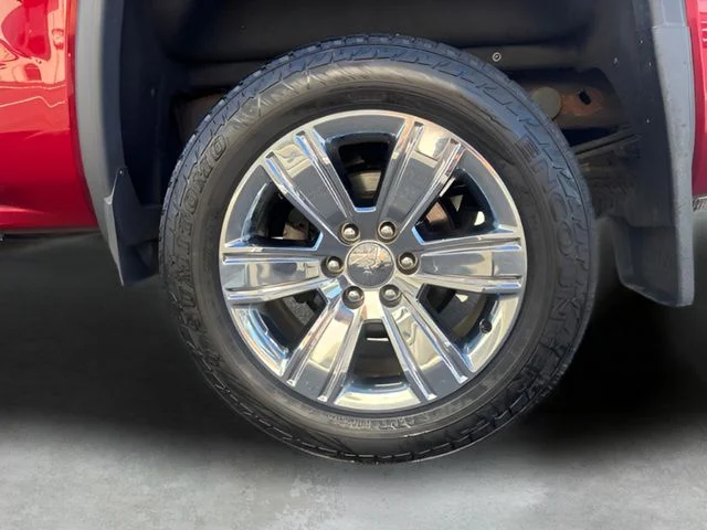 Used 2018 Red GMC SLT image 32