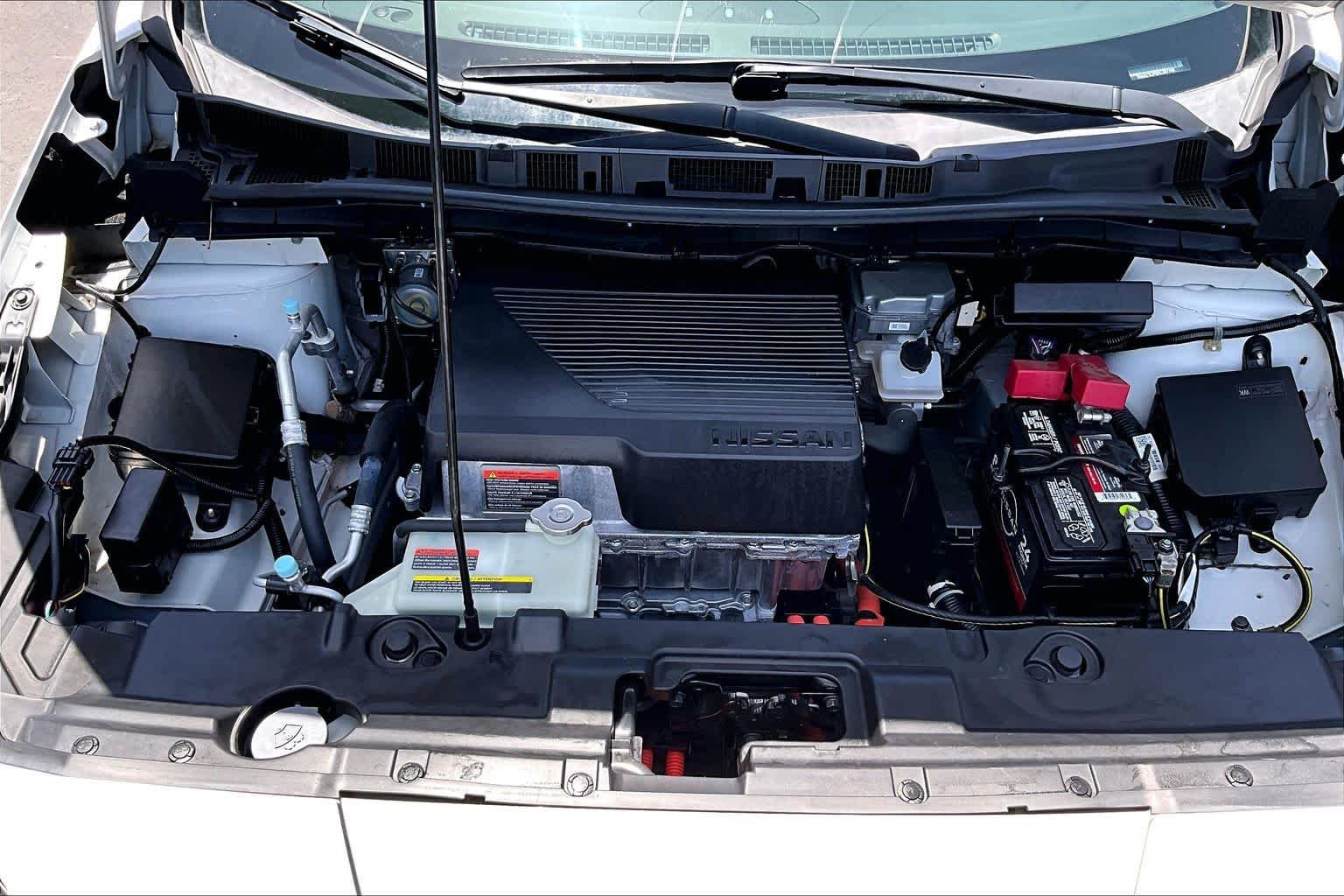 Used 2019 Pearl White Tricoat Nissan SV image 31