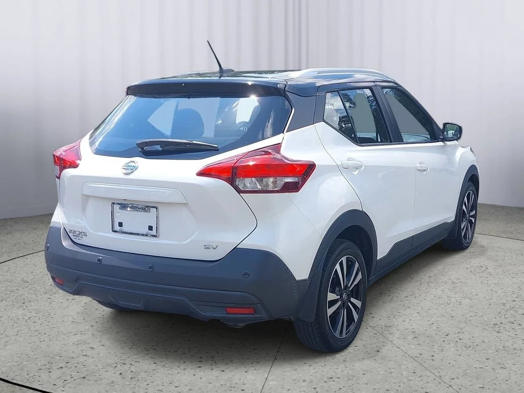 Used 2020 White Nissan SV image 3