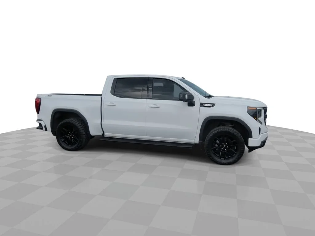 Used 2022 Summit White GMC Elevation image 9