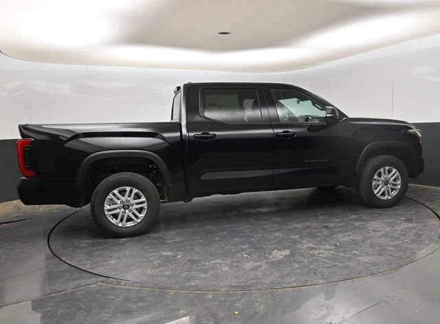 2026 Toyota Tundra SR5 - Photo 8