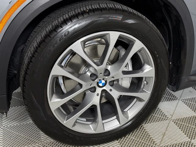 Used 2025 Skyscraper Gray Metallic BMW xDrive40i image 6