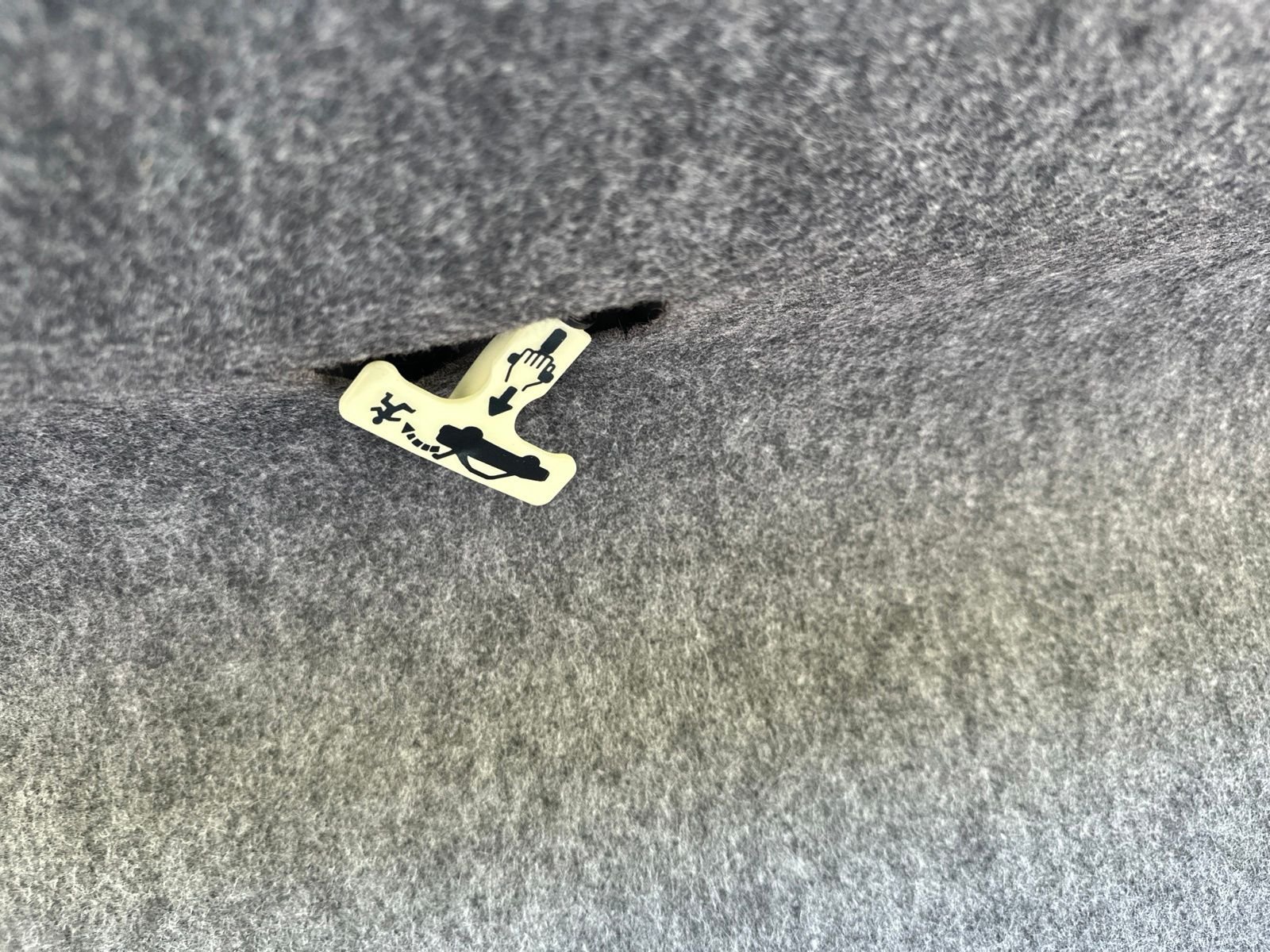 Used 2005 White Buick Custom image 25