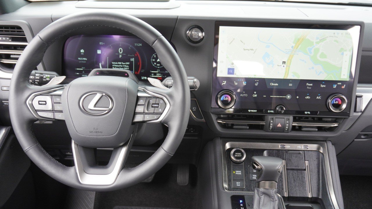 Used 2024 Gray Lexus GX 550 Luxury image 31