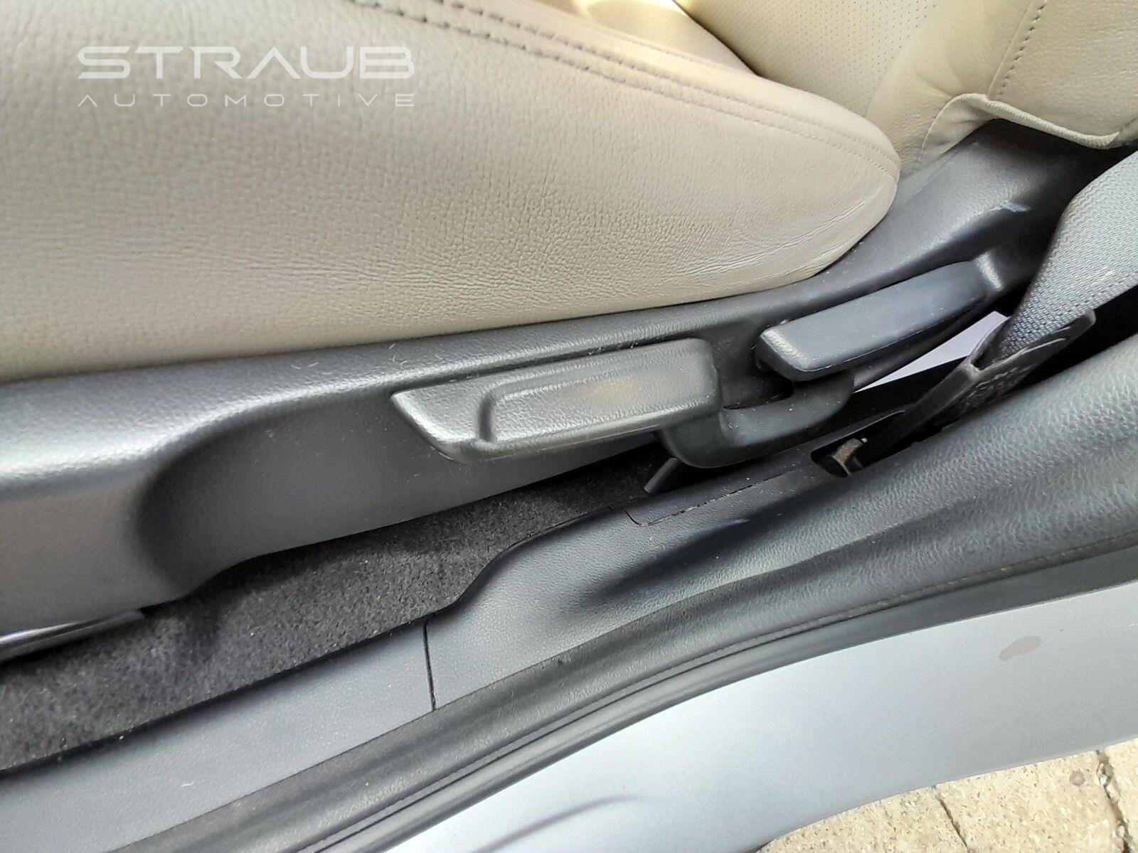 Used 2019 Lunar Silver Metallic Honda EX-L image 35