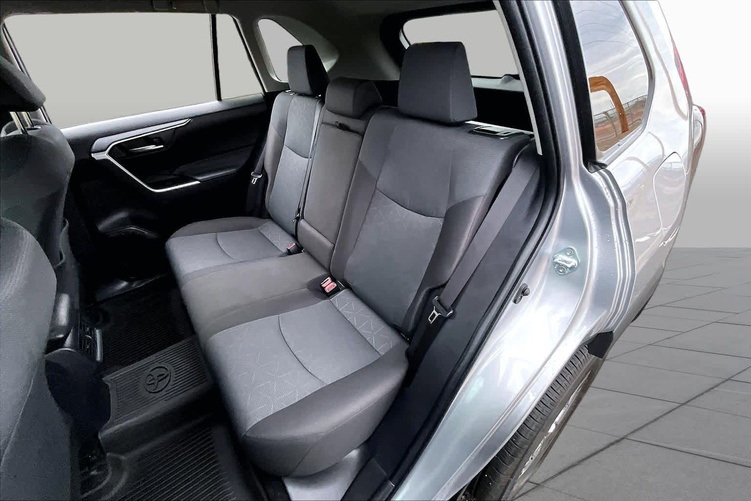 Used 2025 Silver Sky Metallic Toyota XLE image 18