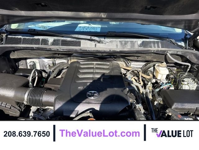 Used 2018 Gray Toyota SR5 image 10
